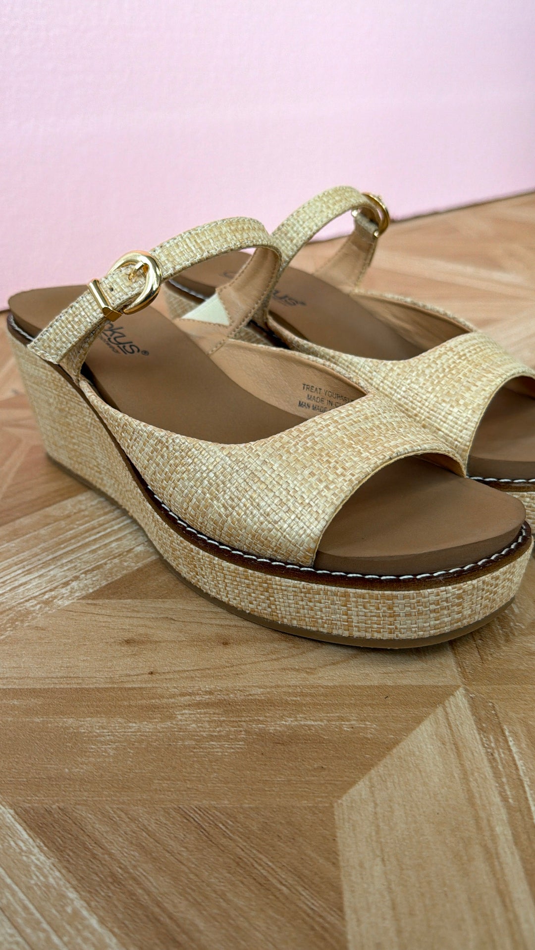 Best Cushion Basic Wedge Sandal, Raffia