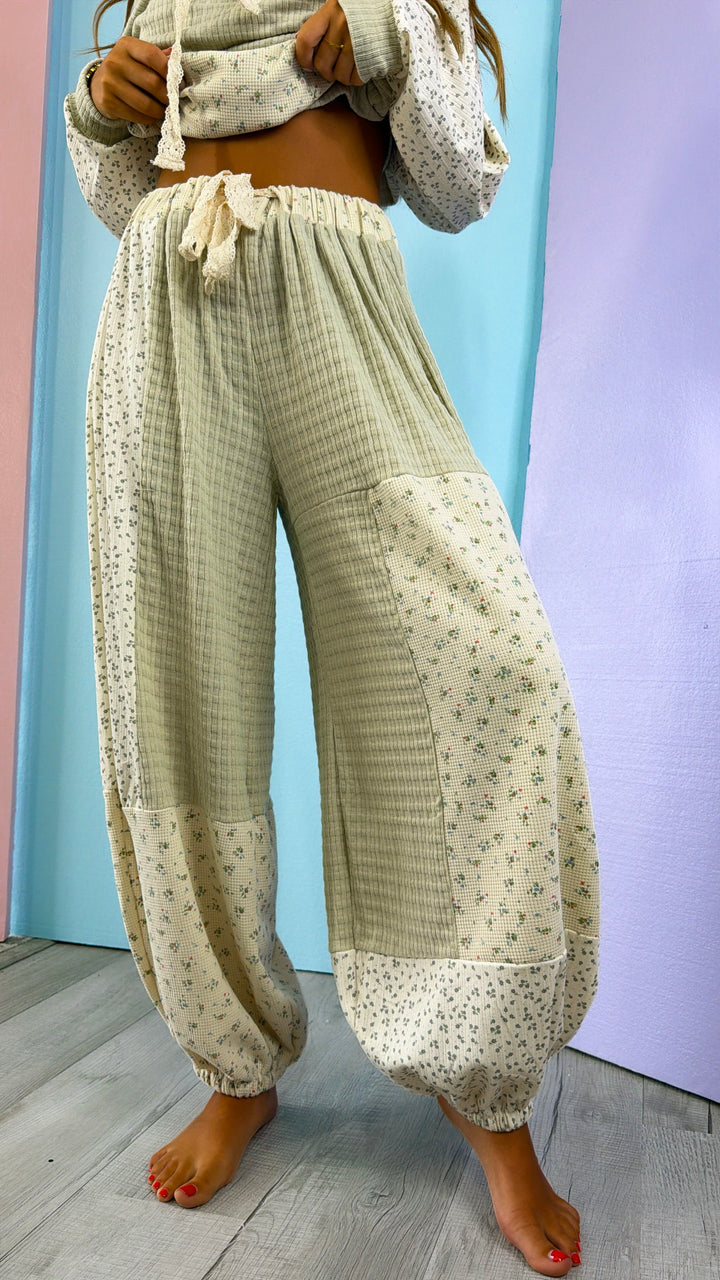 Weekend Essential Pants, Sage Multi