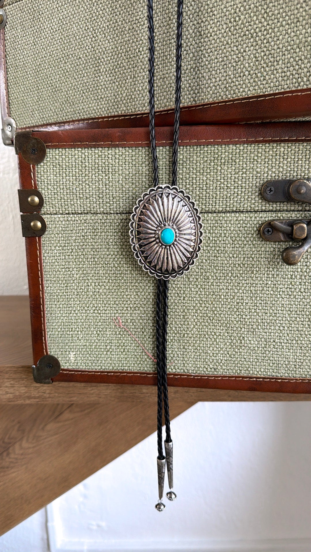 Western Oval Bolo Tie Necklace