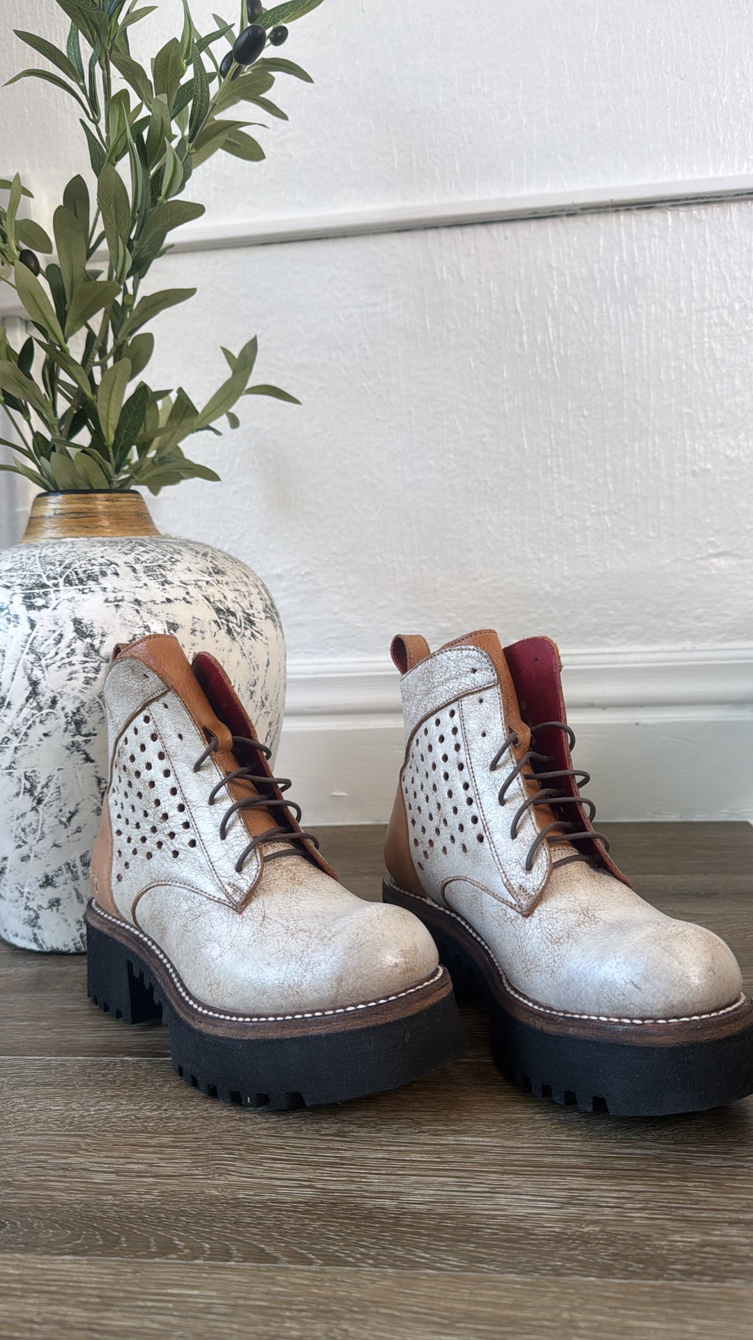 Bedstu Tanzania, Nectar Lux/ Tan Rustic