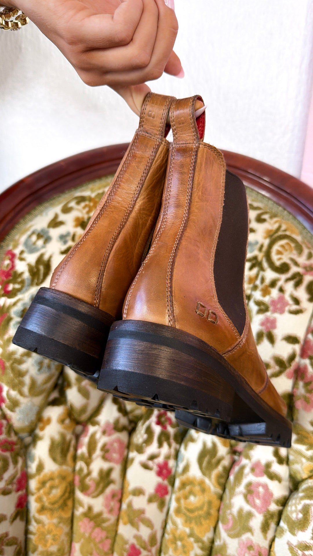 Bedstu Nandi III, Tan Rustic