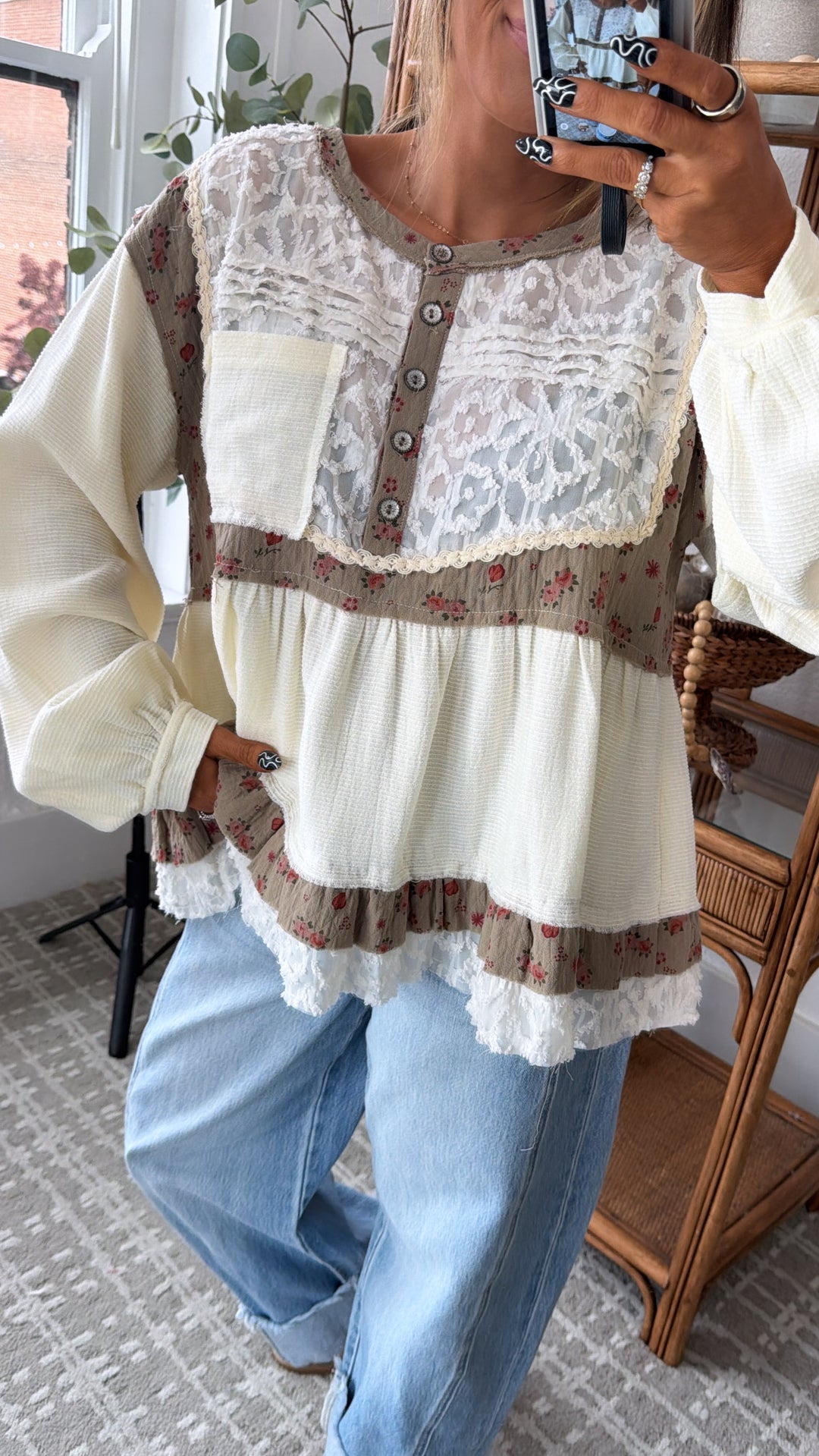 DOORBUSTER: POL Simple & Sweet Blouse, Cream