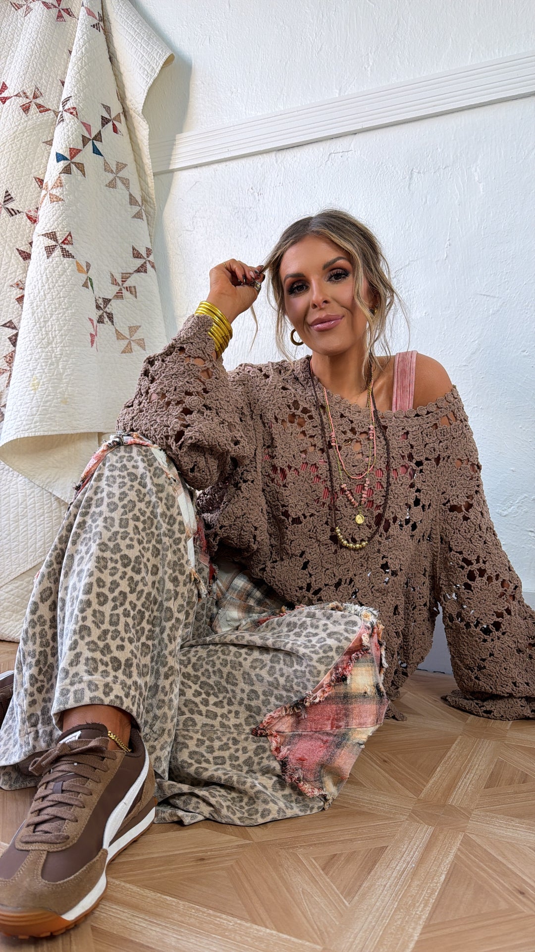 Scalloped Hem Crochet Sweater, Lt. Chocolate