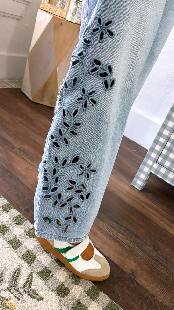 Eyelet Floral Detail Barrel Jeans, Light Denim