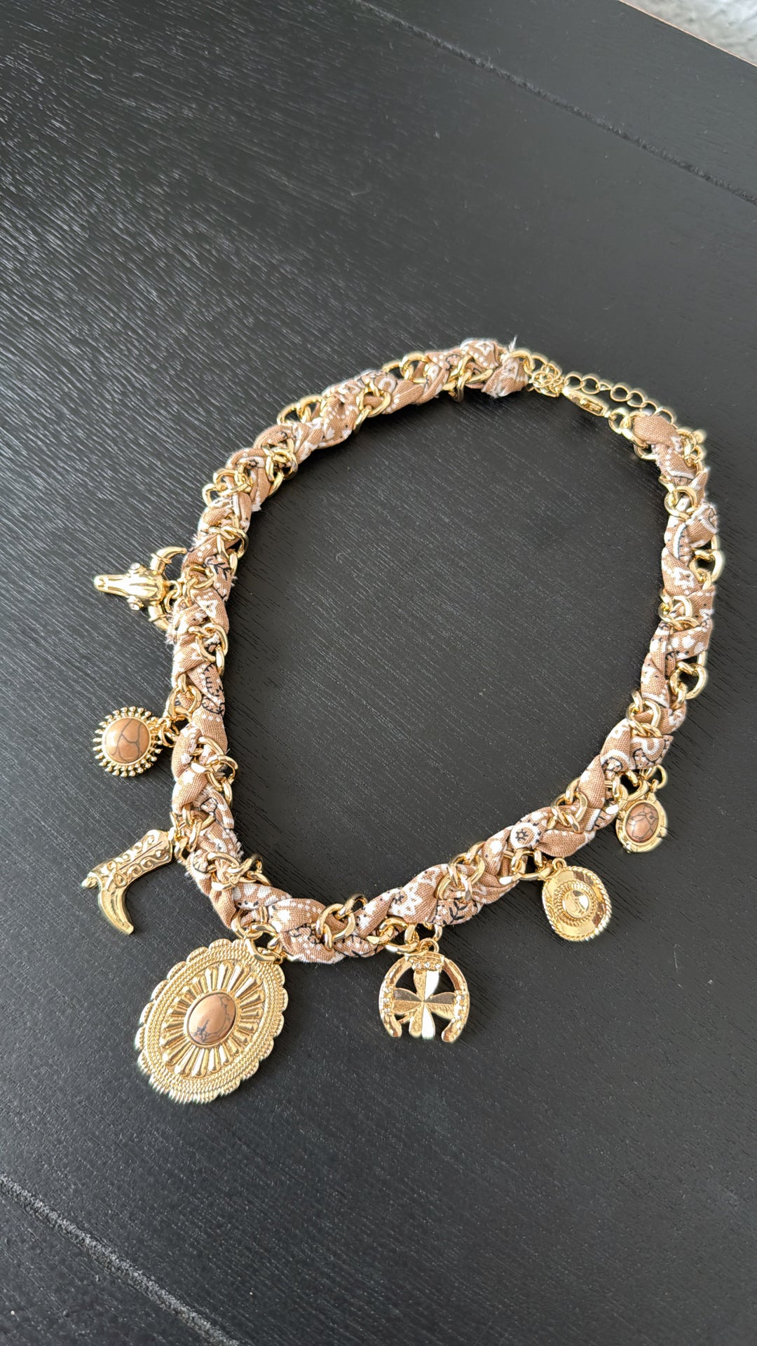 Western Charm Necklace, Beige/Gold