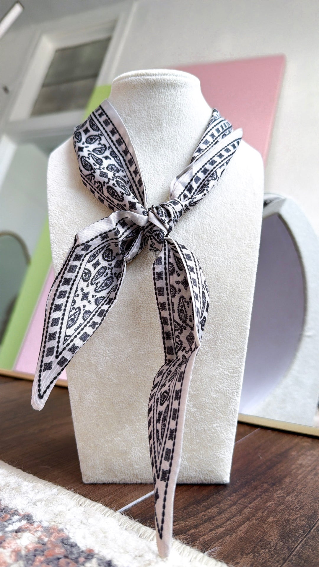 Paisley Neck Twilly, White/Black