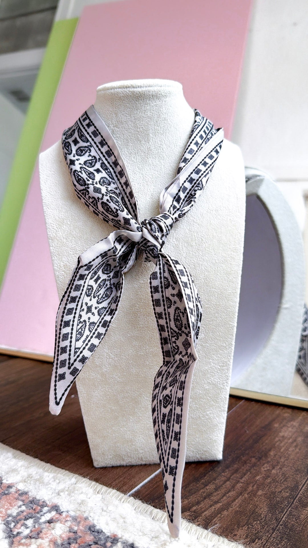 Paisley Neck Twilly, White/Black