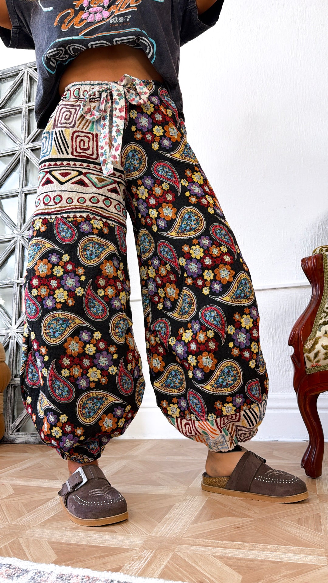 Paisley Fields Jogger, Black Multi