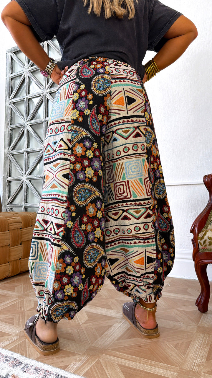 Paisley Fields Jogger, Black Multi