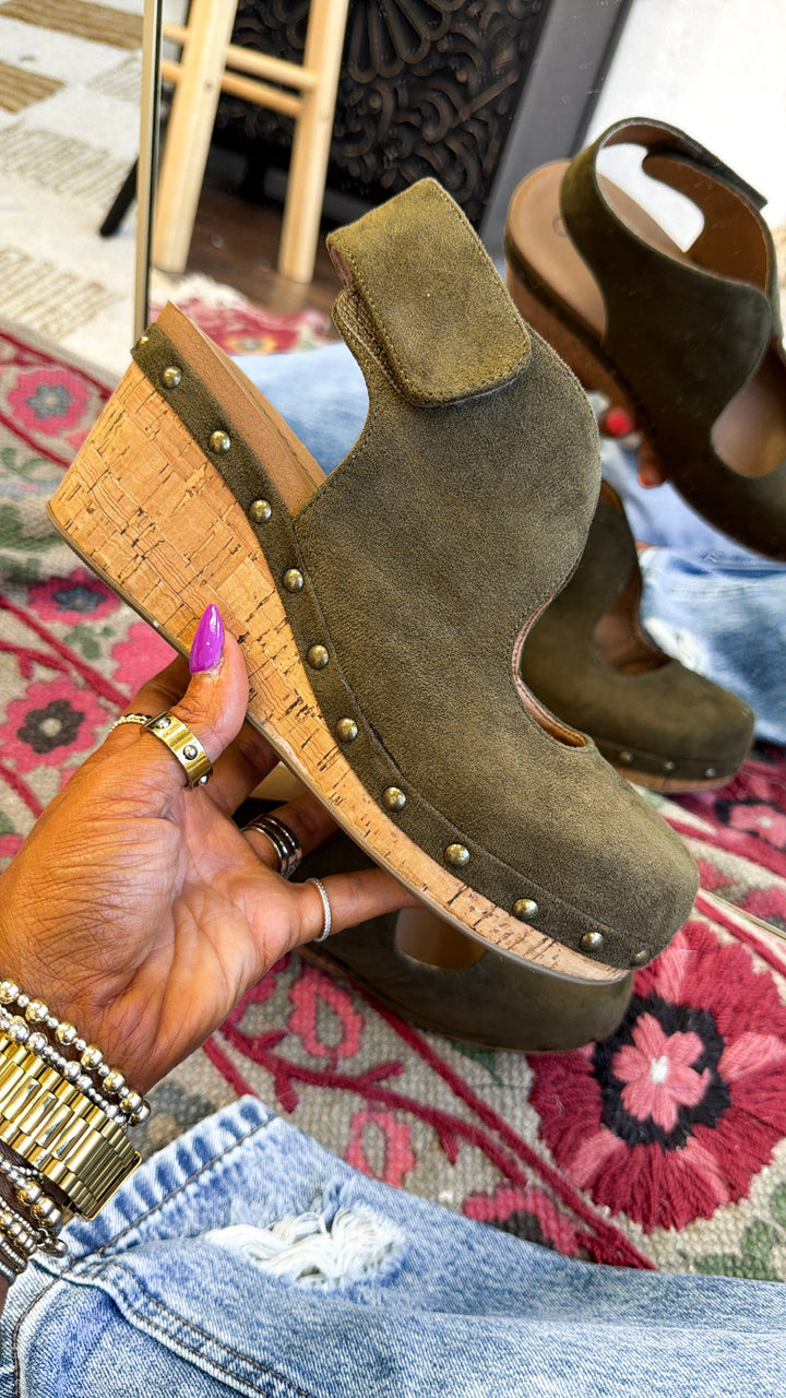 Sandy Studded Wedge, Moss