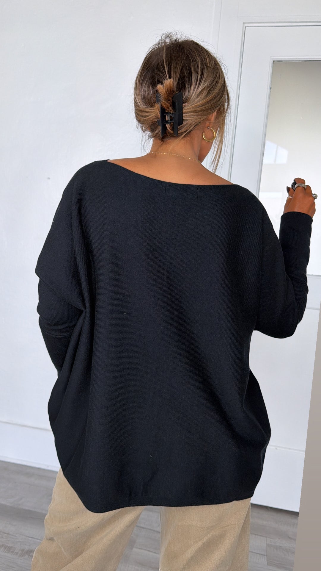 Level Up  Basic Boat Neck Sweater, Black