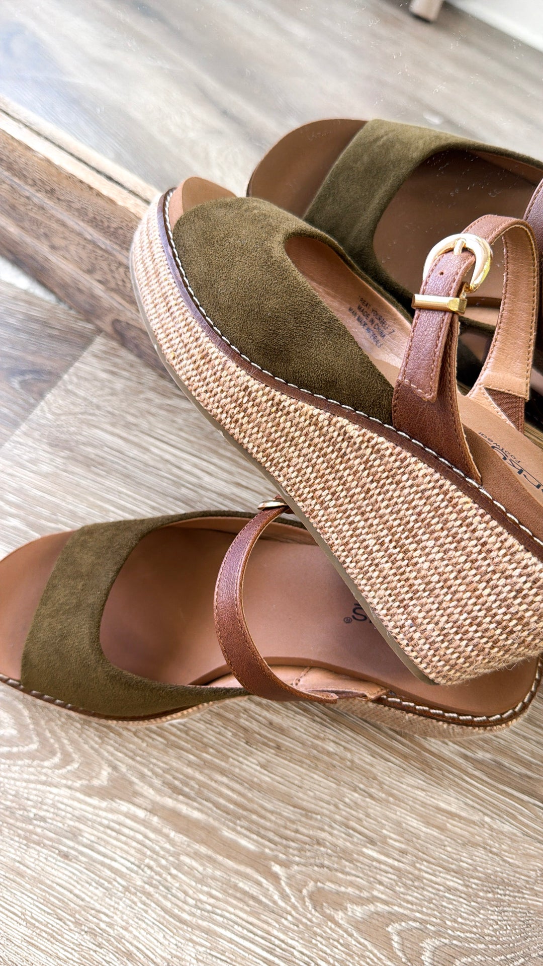 Best Cushion Basic Wedge Sandal, Moss