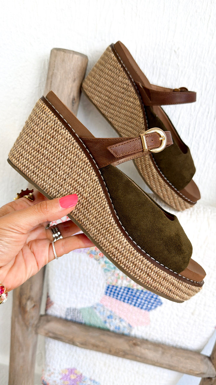 Best Cushion Basic Wedge Sandal, Moss
