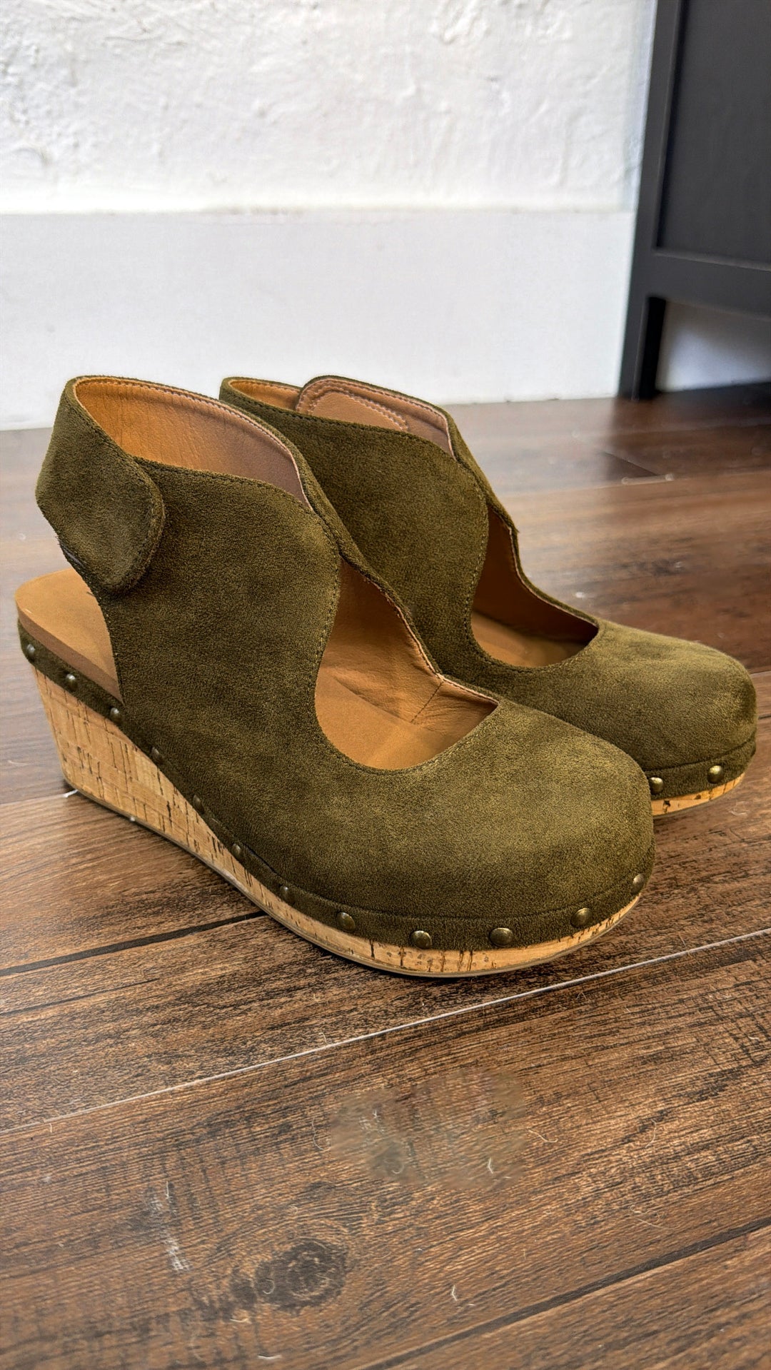 Sandy Studded Wedge, Moss