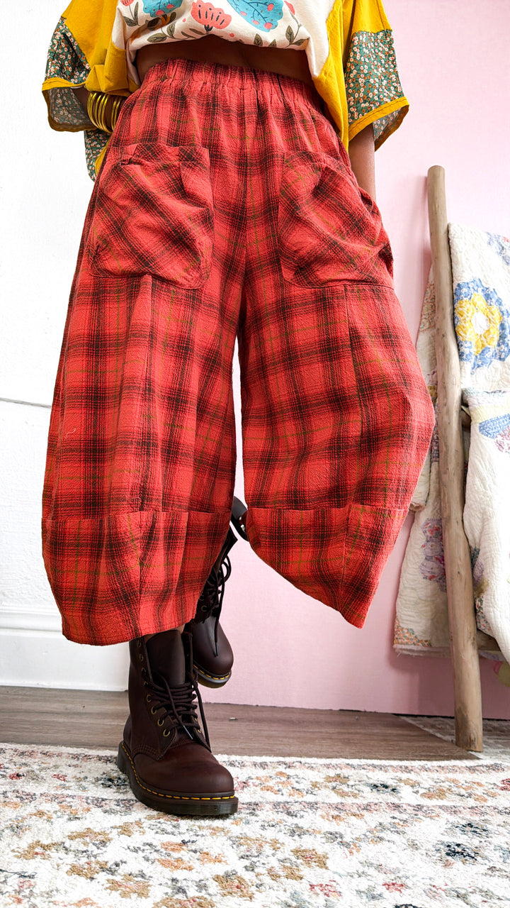 Plaid Print Barrel Leg Bloomer, Scarlet Rust