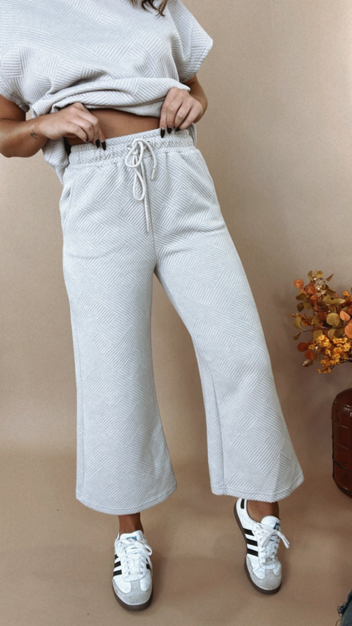 Two Piece Textured Wide Leg Pant Set, Oatmeal – Everyday Chic Boutique