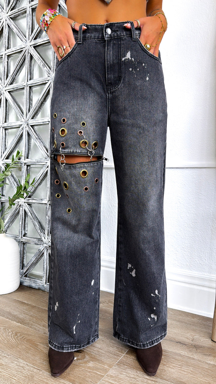 Edgy Washed Eyelet Ring Jeans, Black