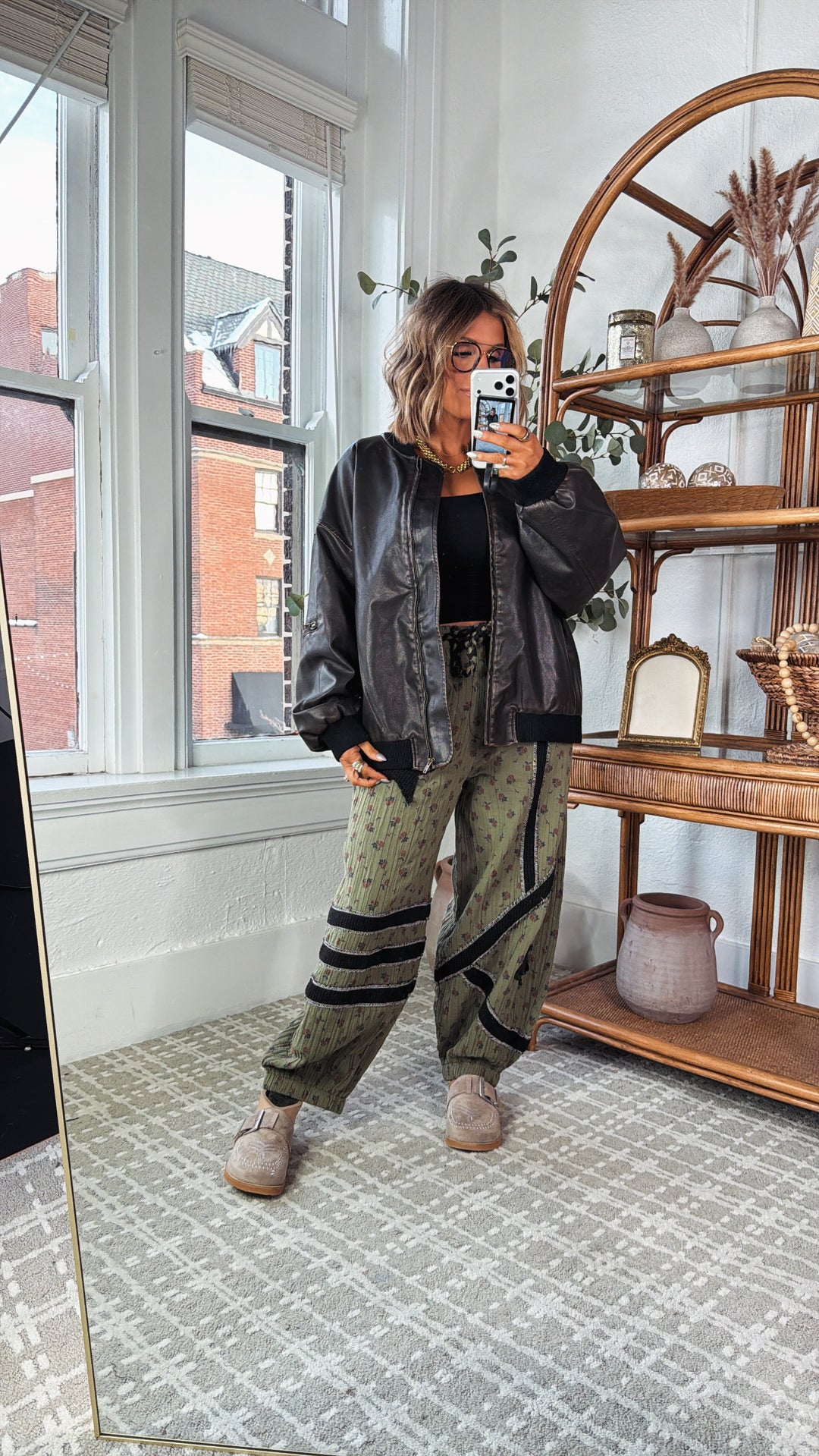 Sunlit Sol Barrel Jogger, Moss Green/ Black