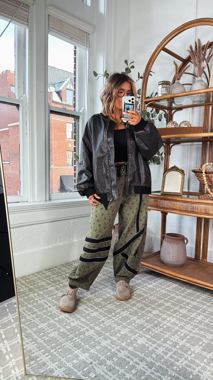 Sunlit Sol Barrel Jogger, Moss Green/ Black