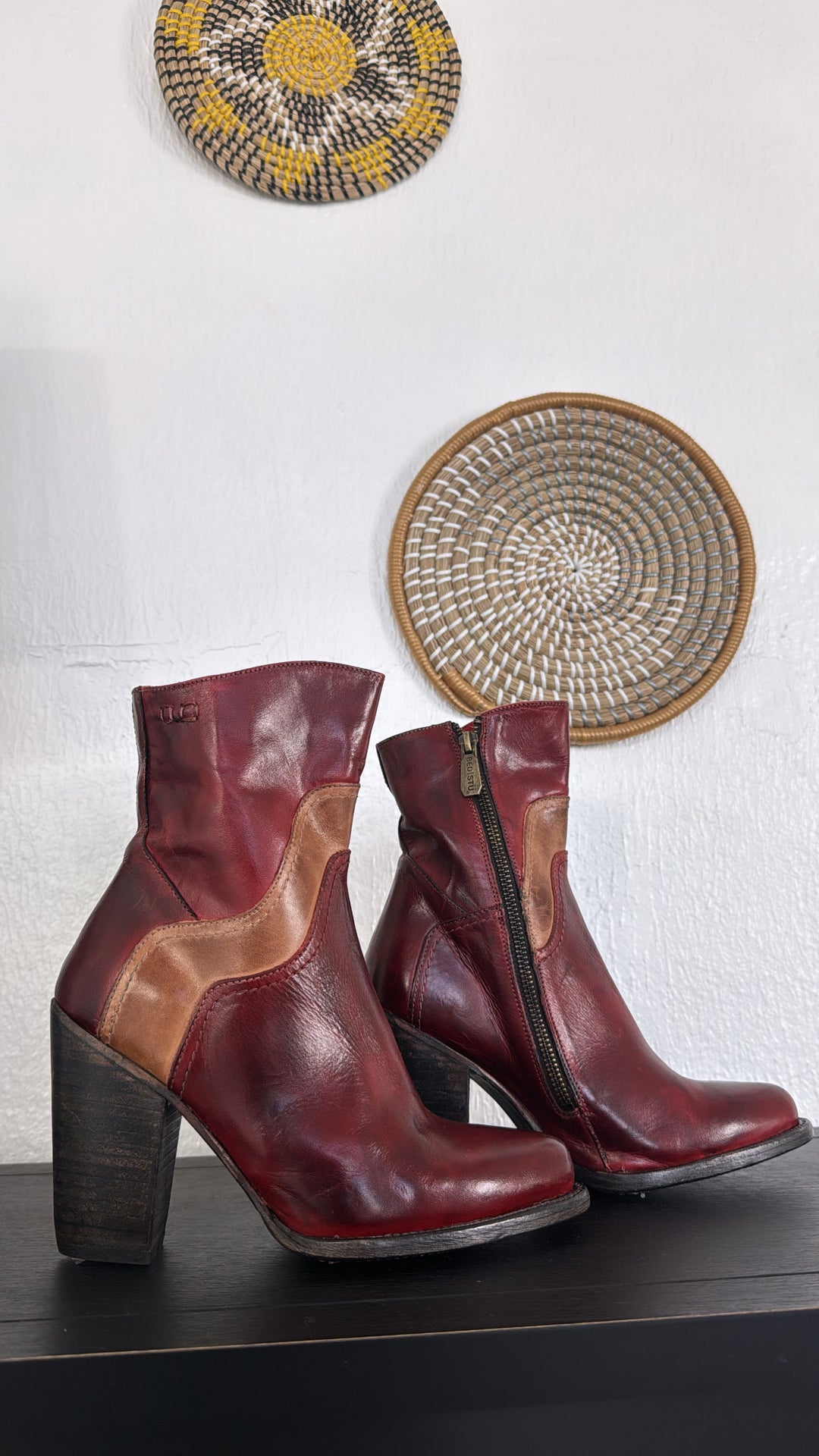 Bedstu Iazu, Cherry Lacquer Tan Rustic