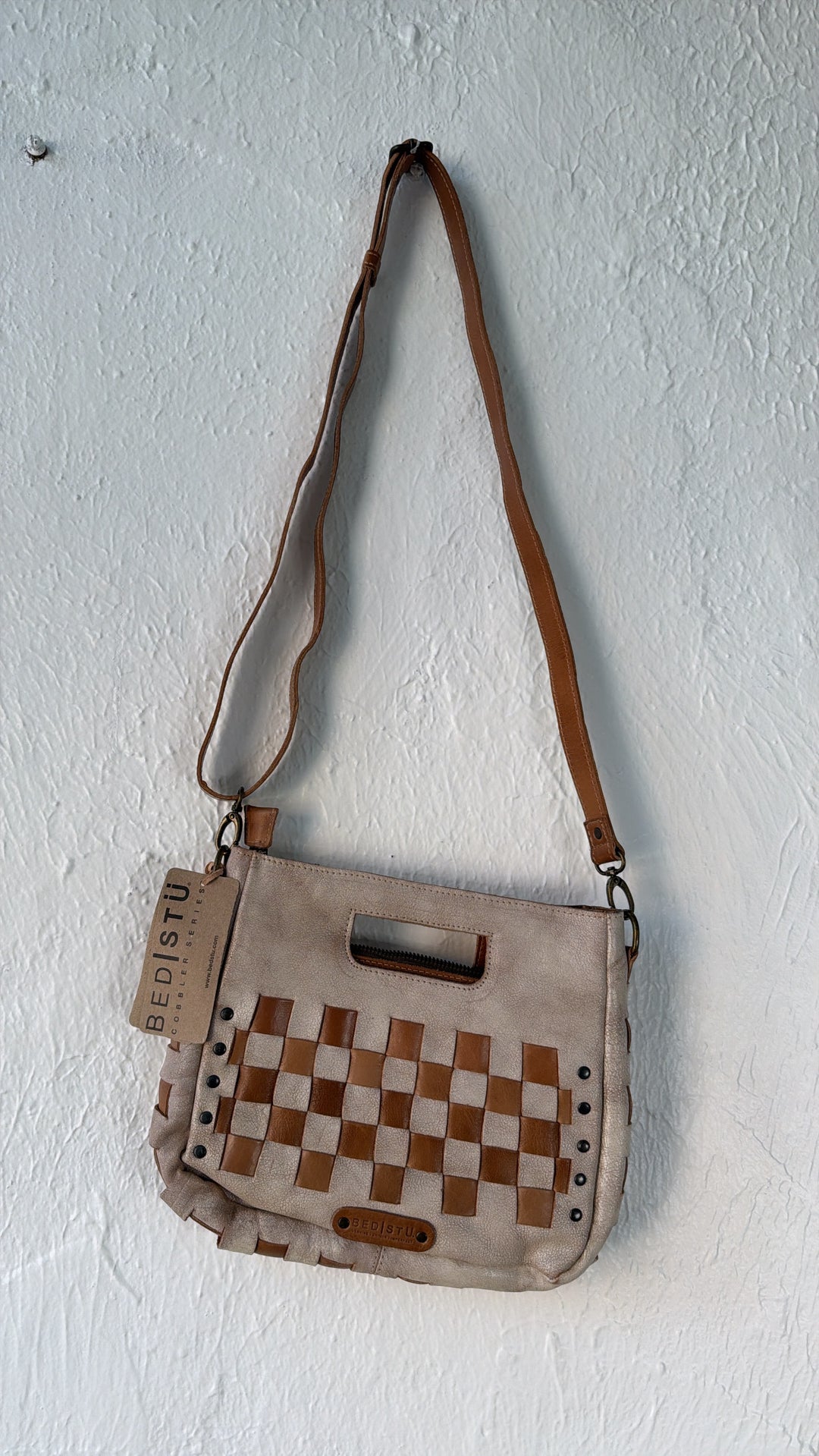 Bedstu Keiki, Nectar Lux Tan Rustic