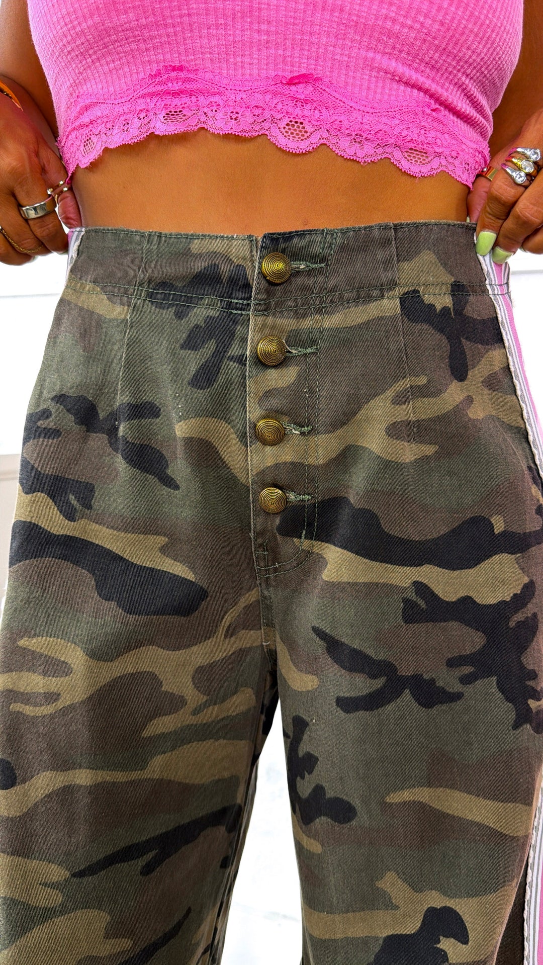 Command Attention Camo Joggers, Olive Camo/Pink