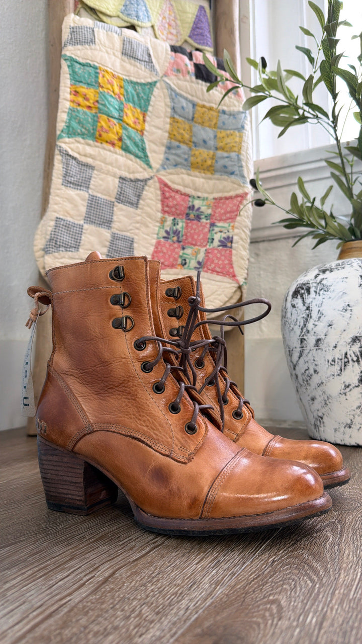 Judgement Bedstu, Tan Rustic