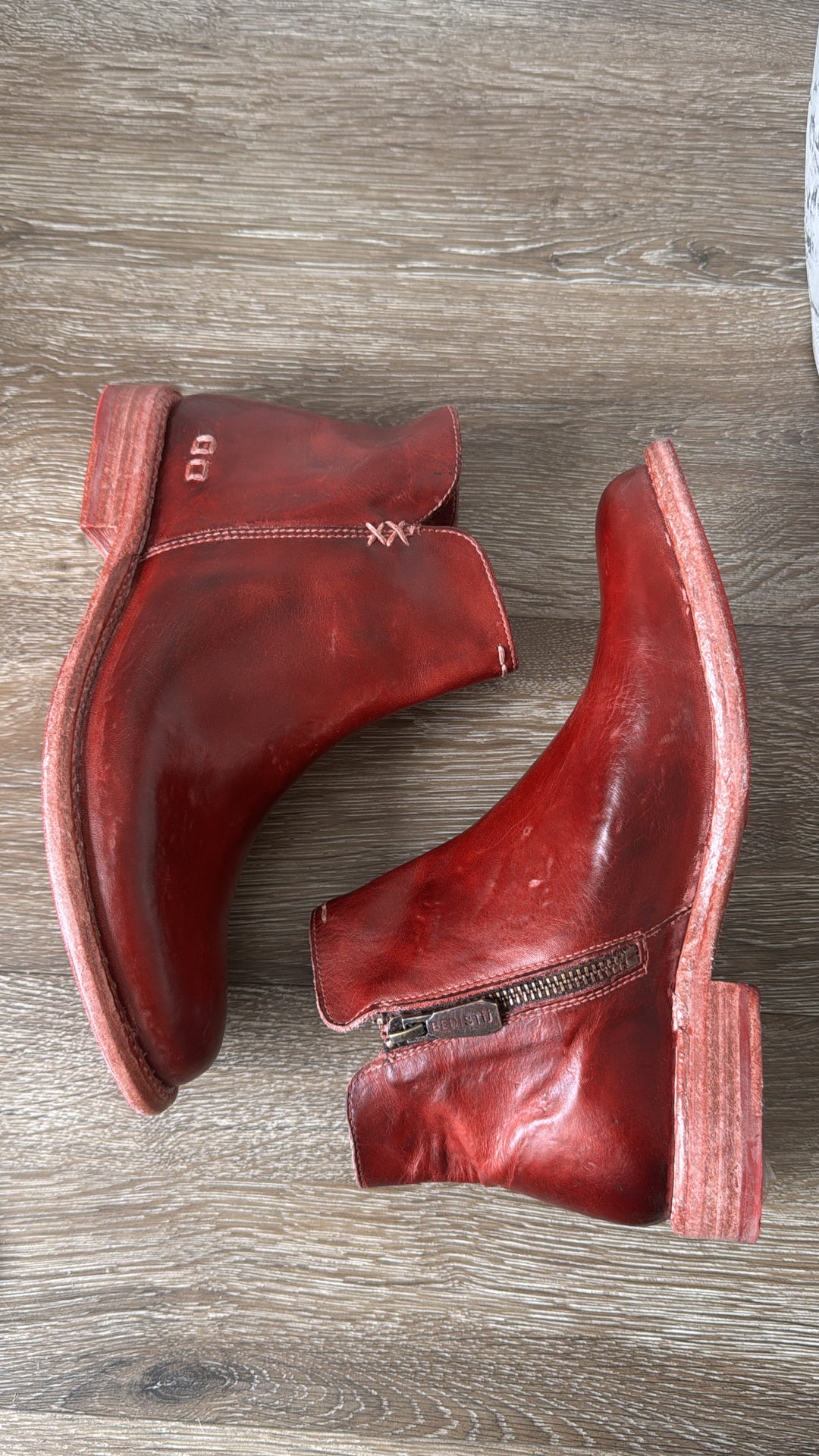 BedStu Yursia, Cherry Lacquer DD TML