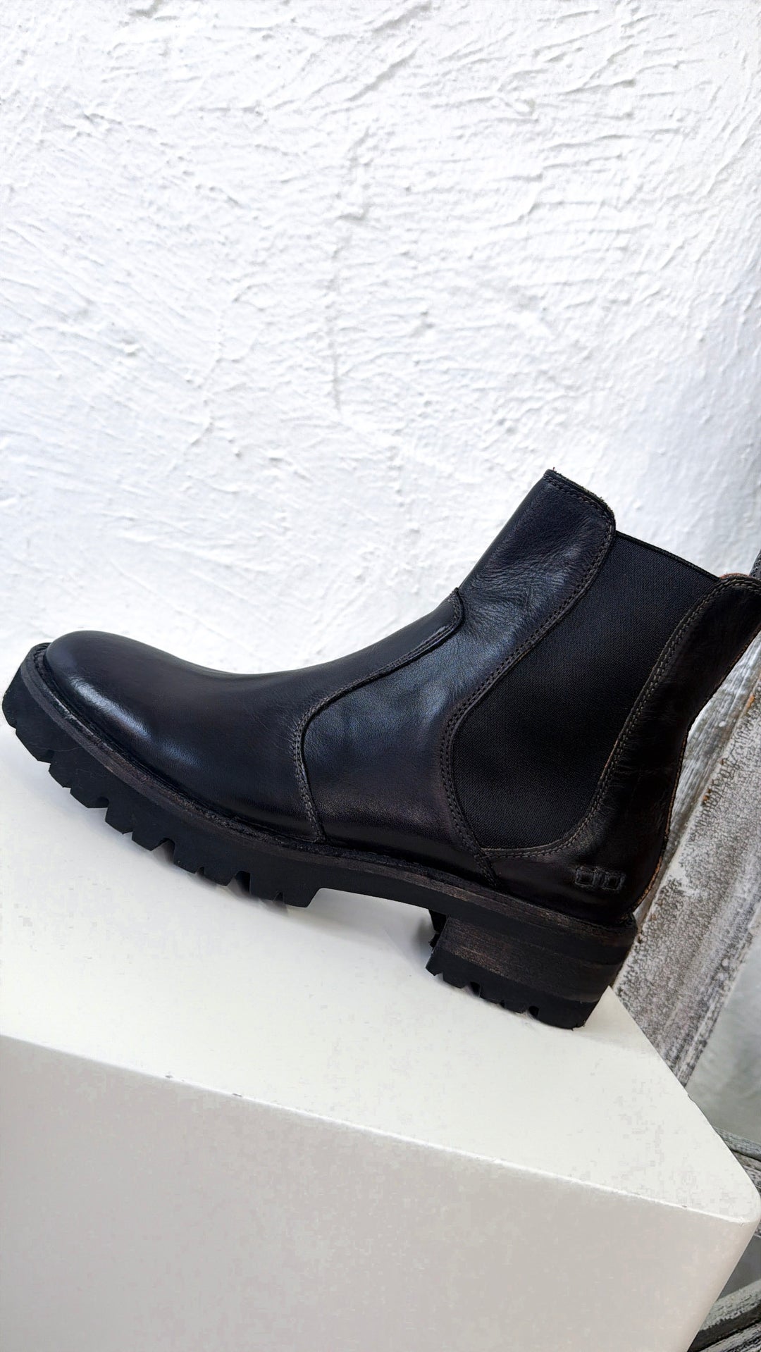 Bedstu Nandi III, Black Rustic