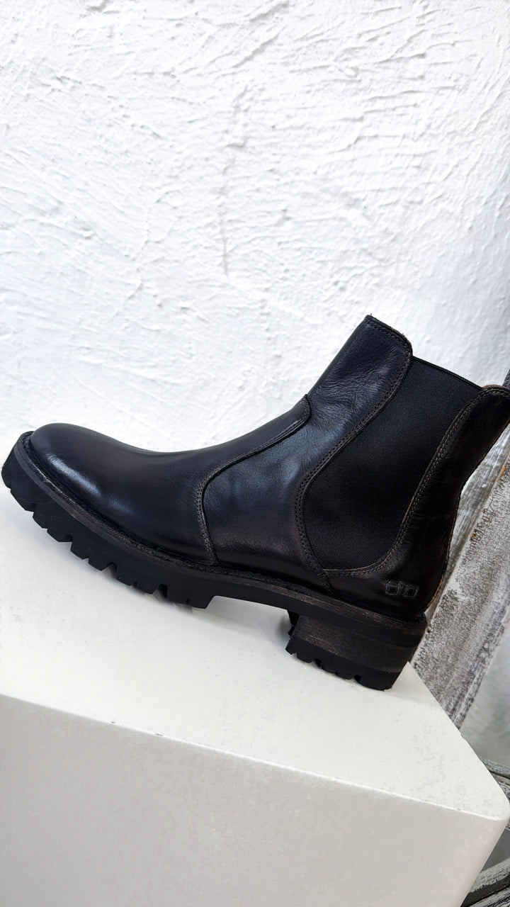 Bedstu Nandi III, Black Rustic