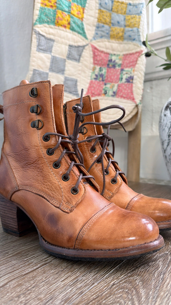 Judgement Bedstu, Tan Rustic