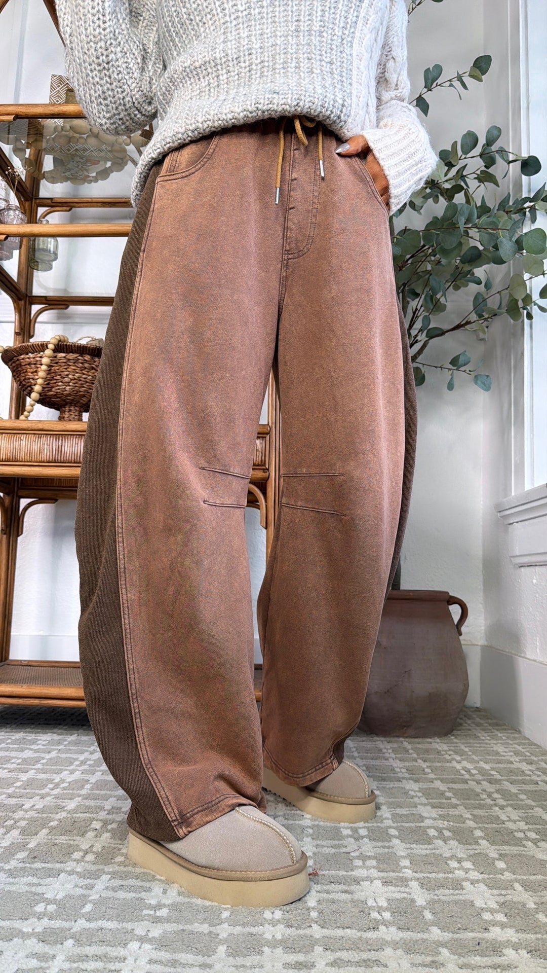 Trend Setter Barrel Leg Sweatpant, Brown