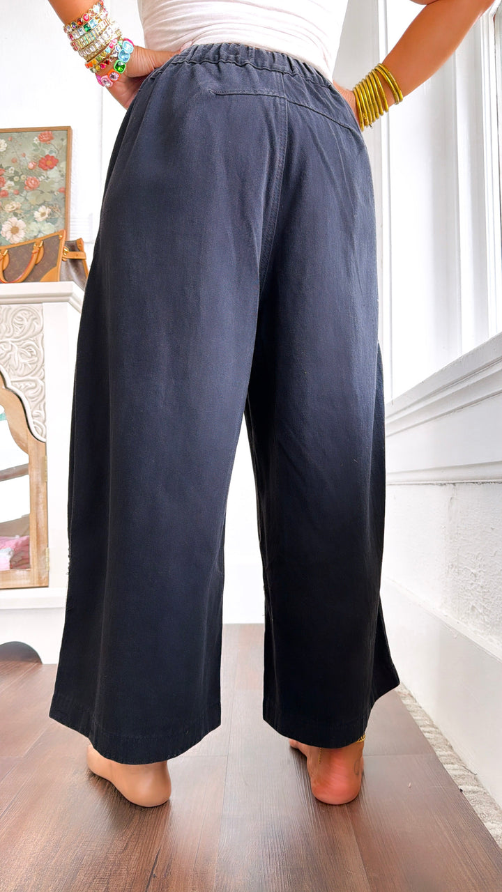 Relaxed Studded Barrel Jeans, Black