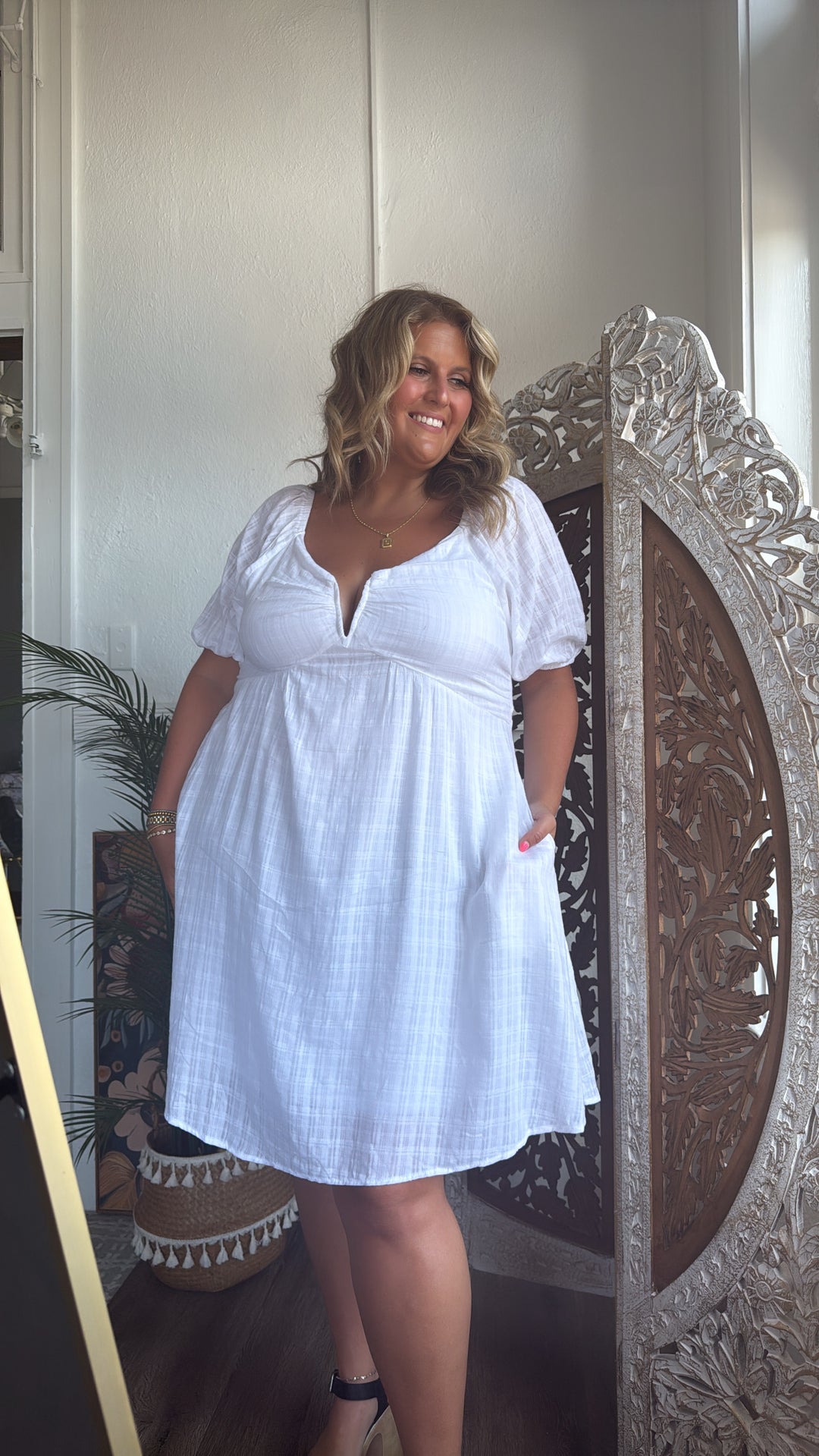 True Beauty Bubble Sleeve Mini Dress, White – Everyday Chic Boutique True Beauty Bubble Sleeve Mini Dress, White – Everyday Chic Boutique