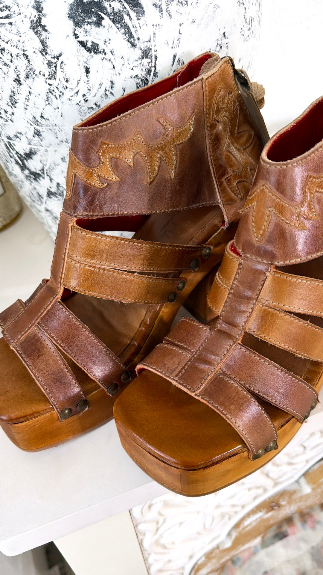 Bedstu Orphyx, Almond Tan Rustic