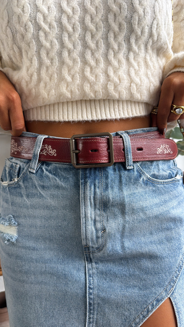 Bedstu Blaze Jb, Cherry Lacquer Rustic