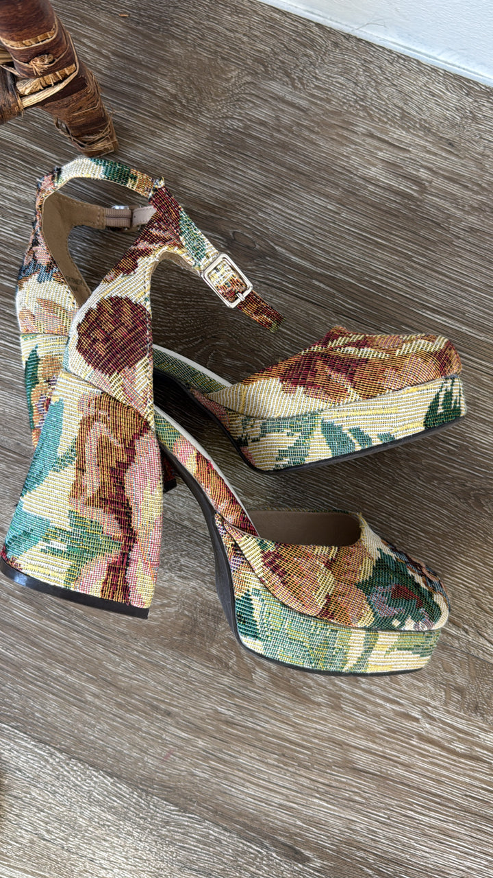 Delilah Tapestry Floral Chunky Platform Mary Jane Heel