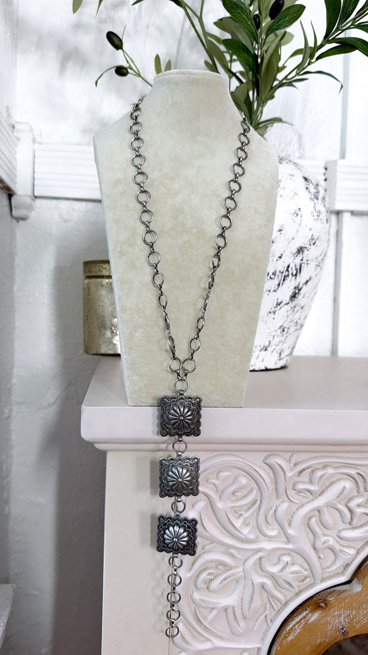 Metal Chain Flower Necklace