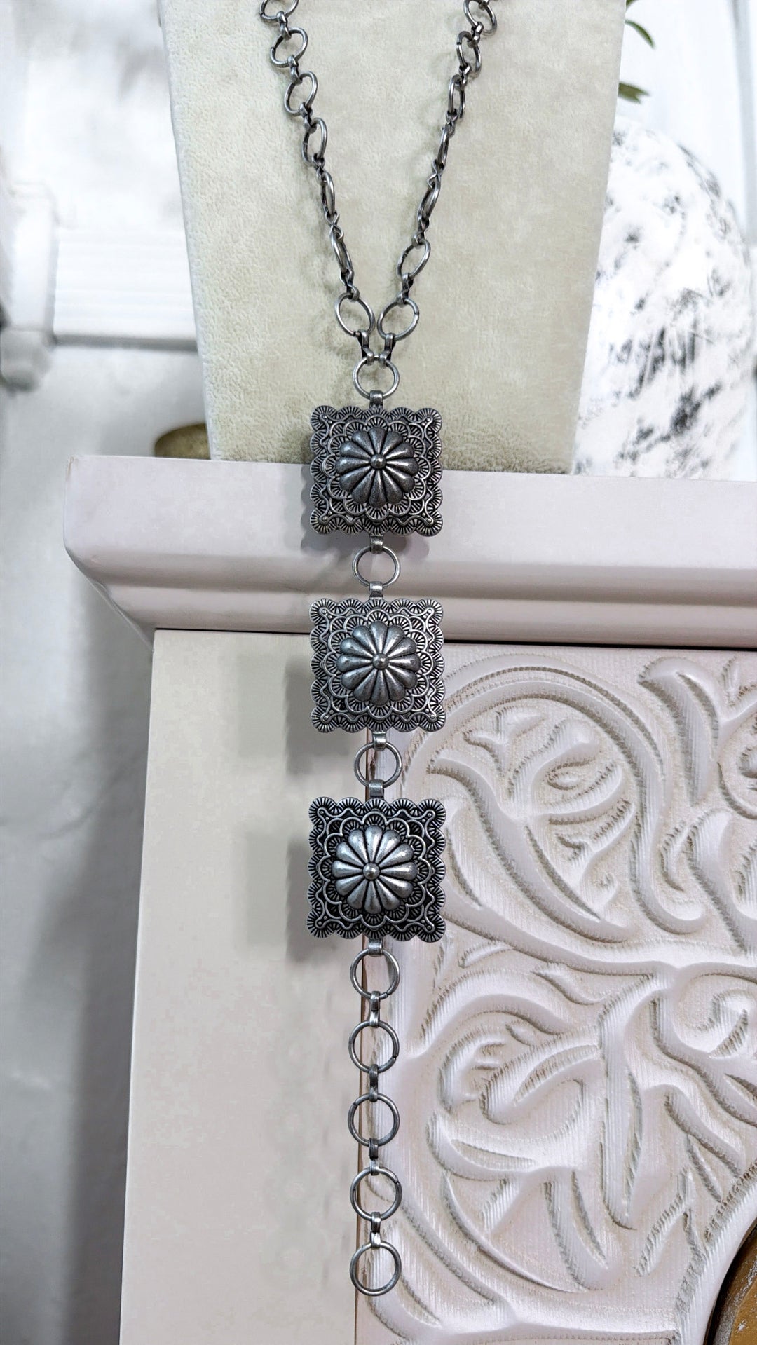 Metal Chain Flower Necklace