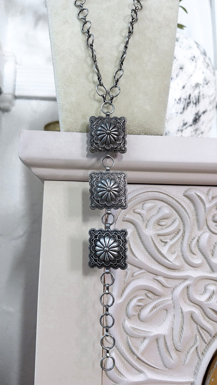 Metal Chain Flower Necklace