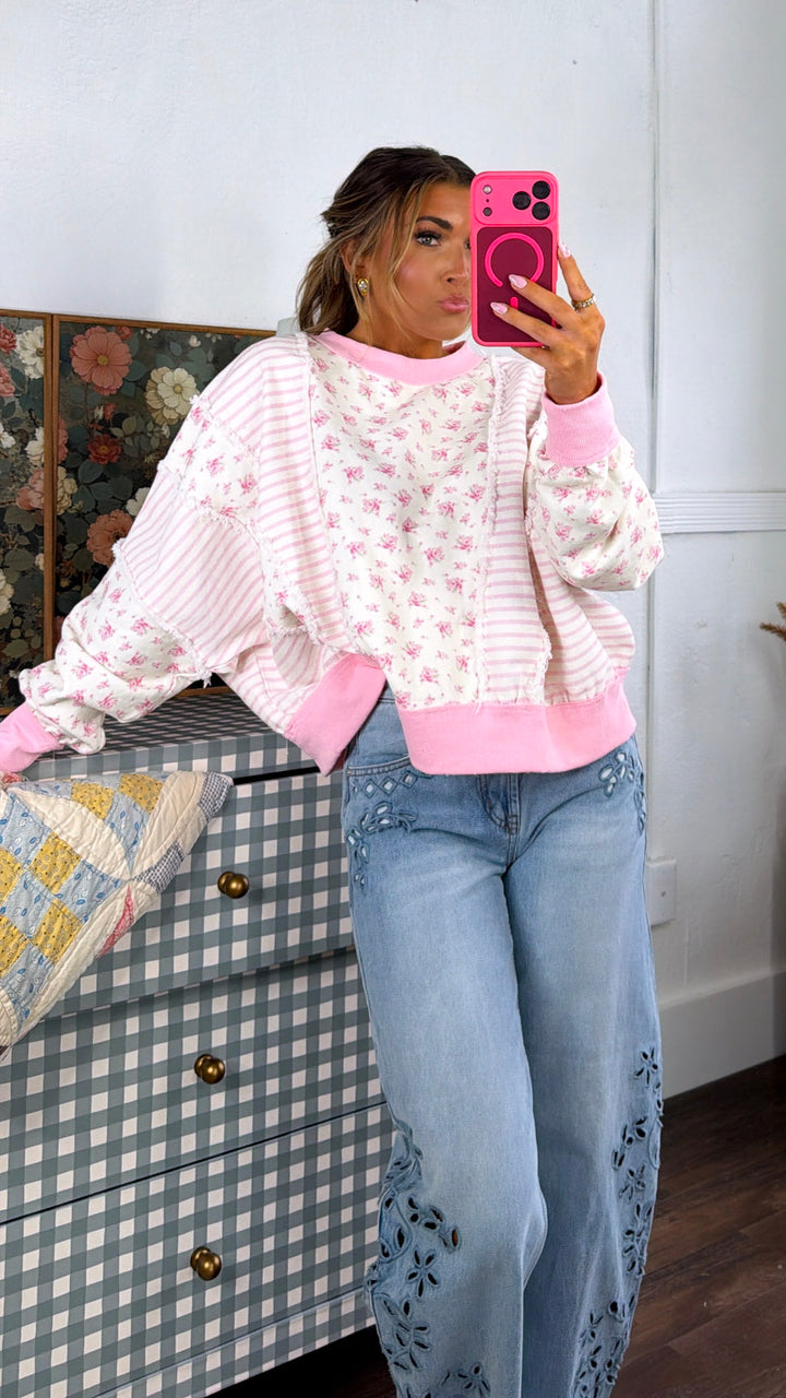Comfort in Florals Crewneck, Lt. Pink