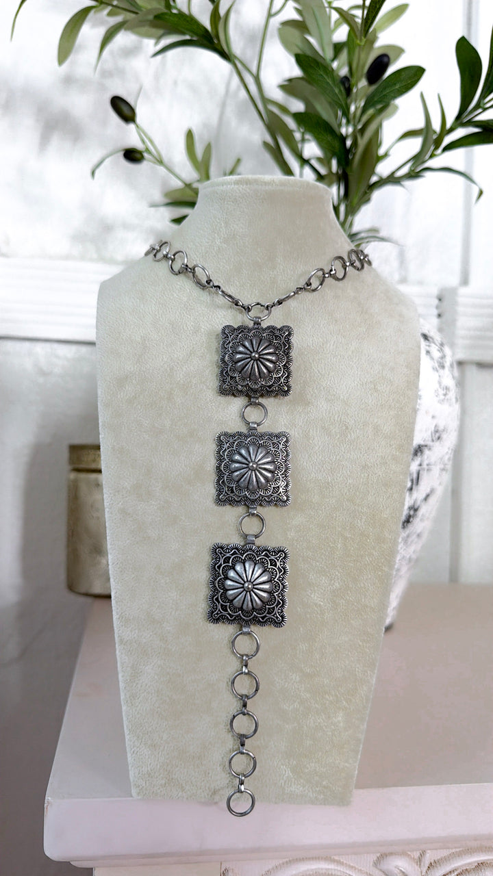 Metal Chain Flower Necklace