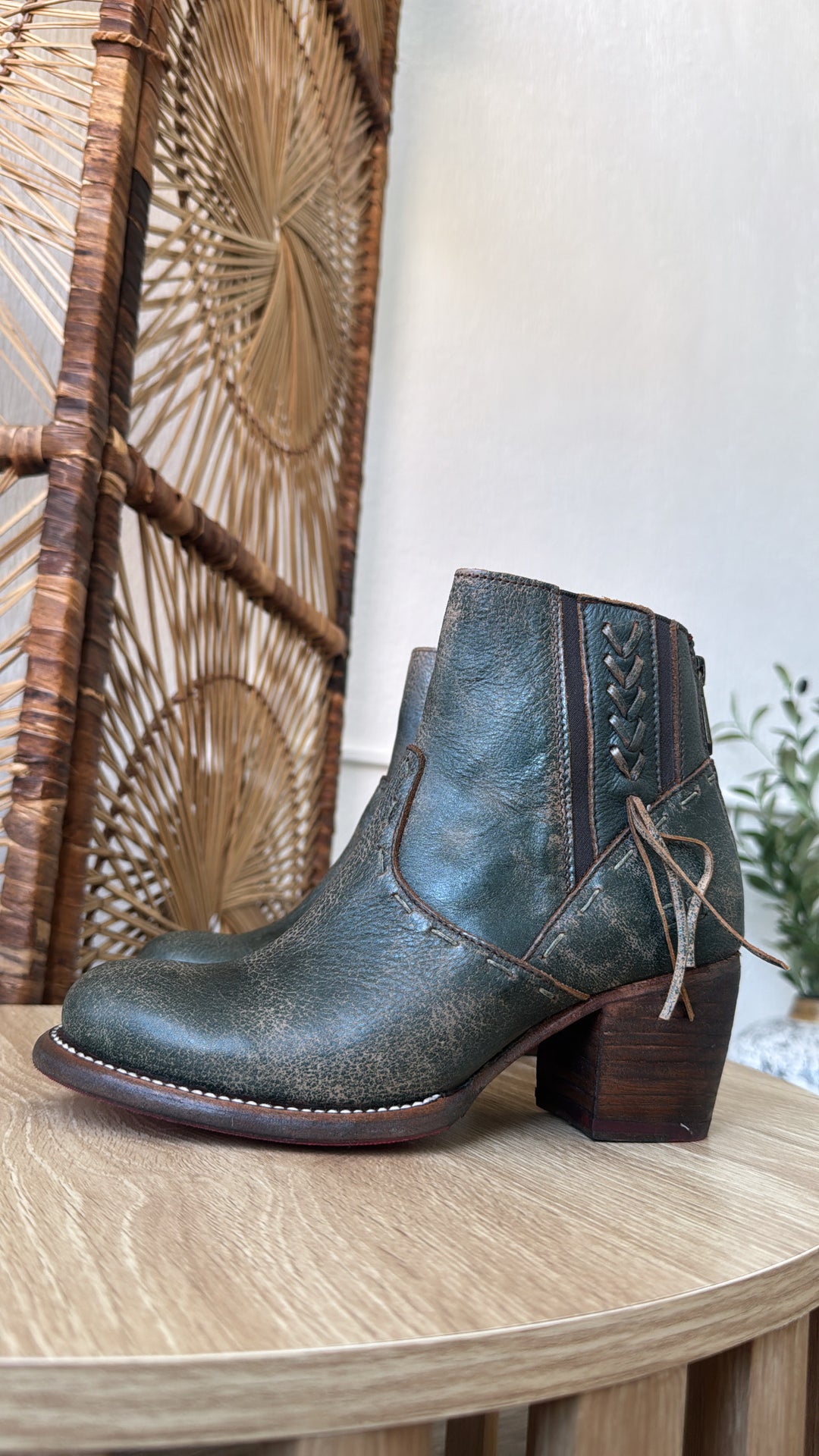 Bedstu Celestine, Dark Teal Lux