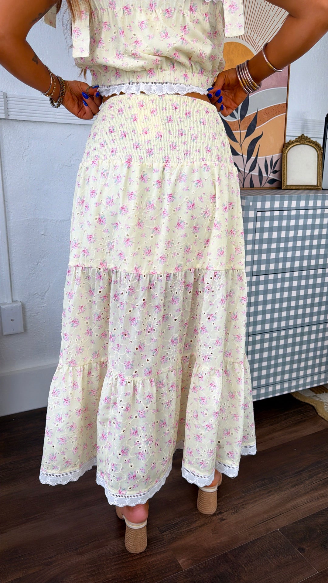 Viola Eyelet Two Piece Set, LT. Yellow