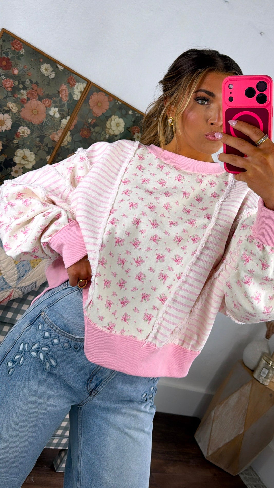 Comfort in Florals Crewneck, Lt. Pink