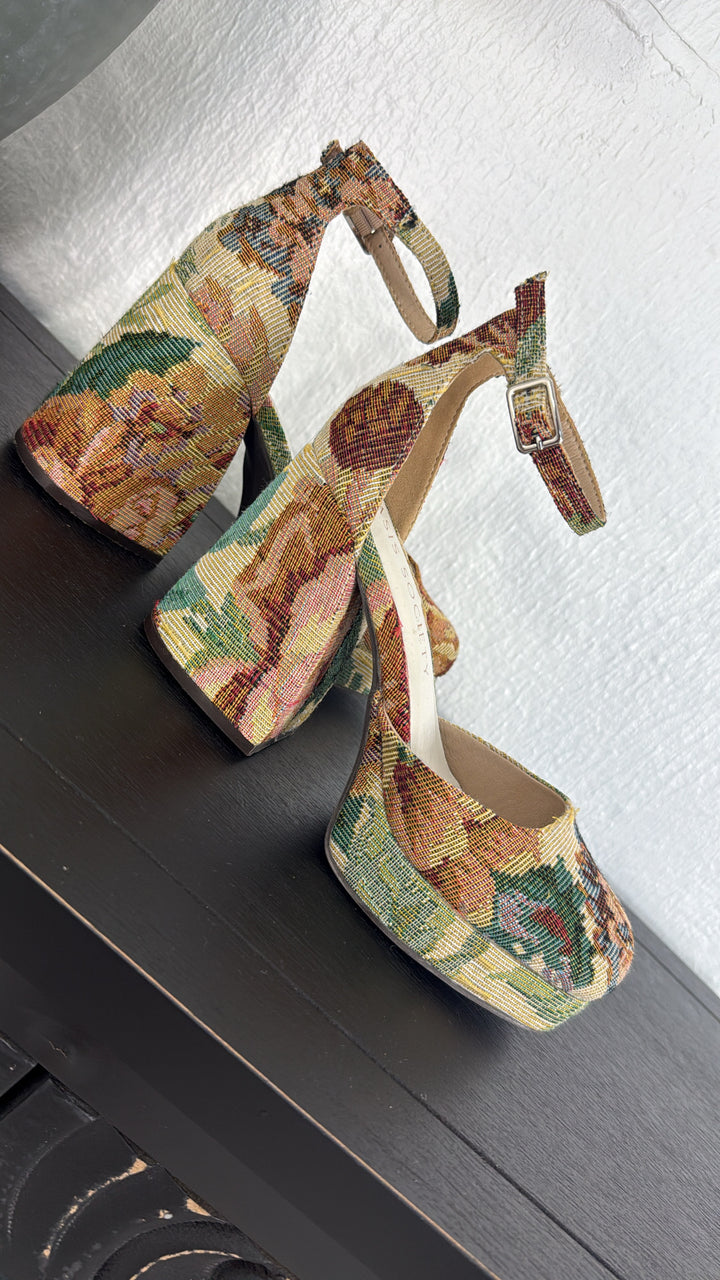 Delilah Tapestry Floral Chunky Platform Mary Jane Heel