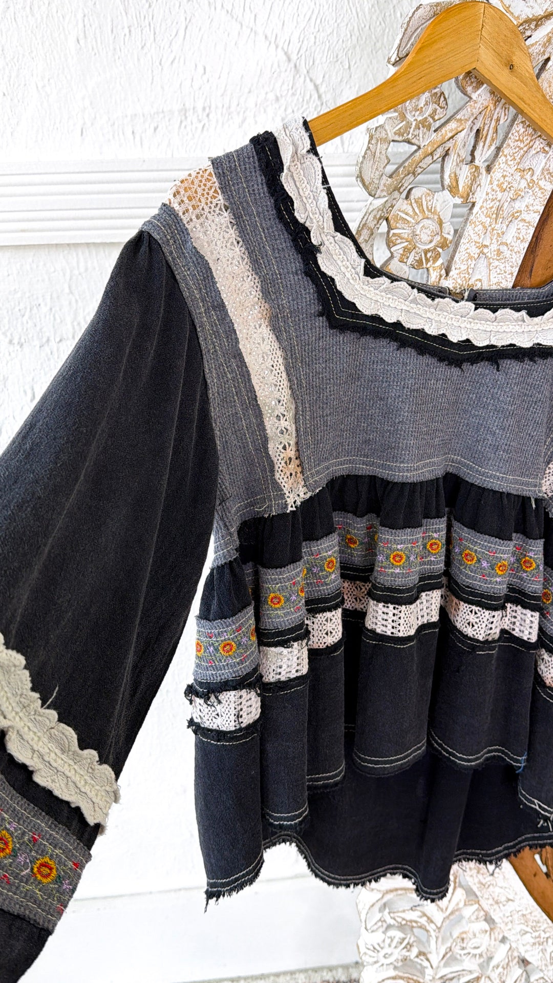 Dandelion Fields Top, Black