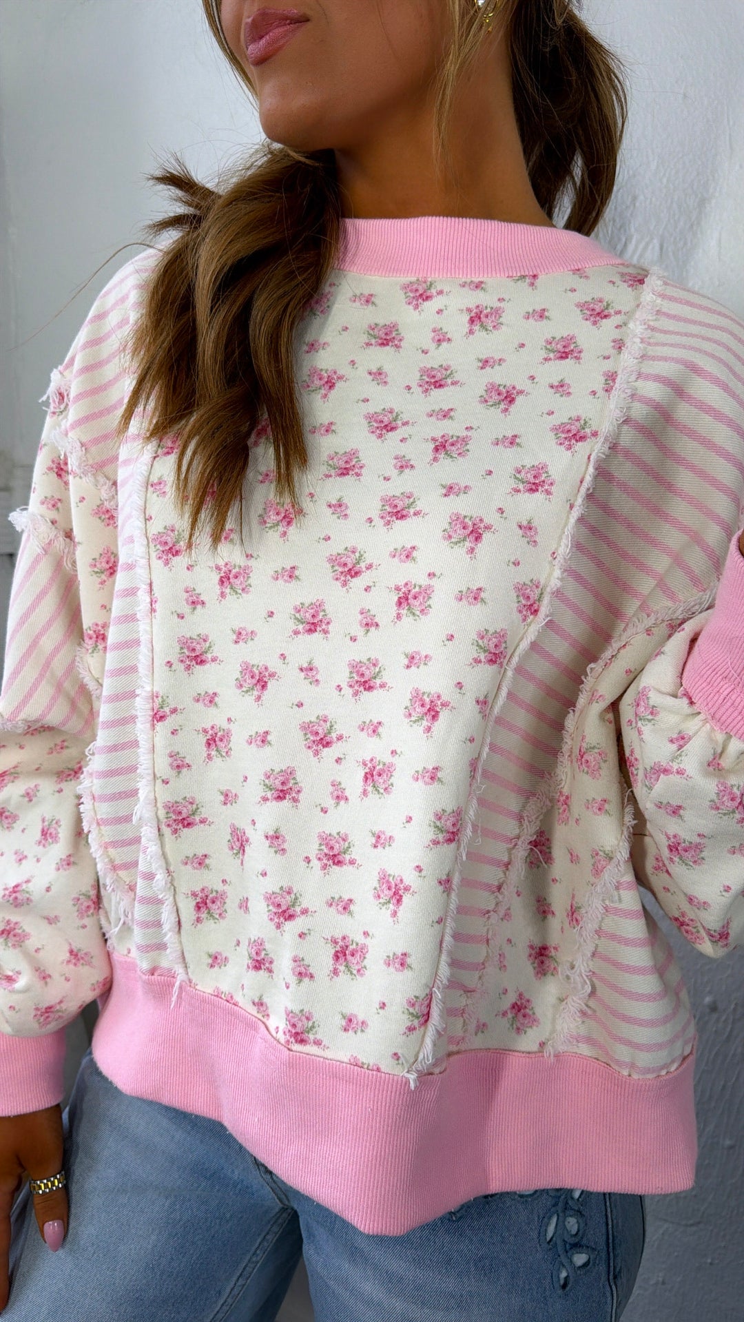 Comfort in Florals Crewneck, Lt. Pink