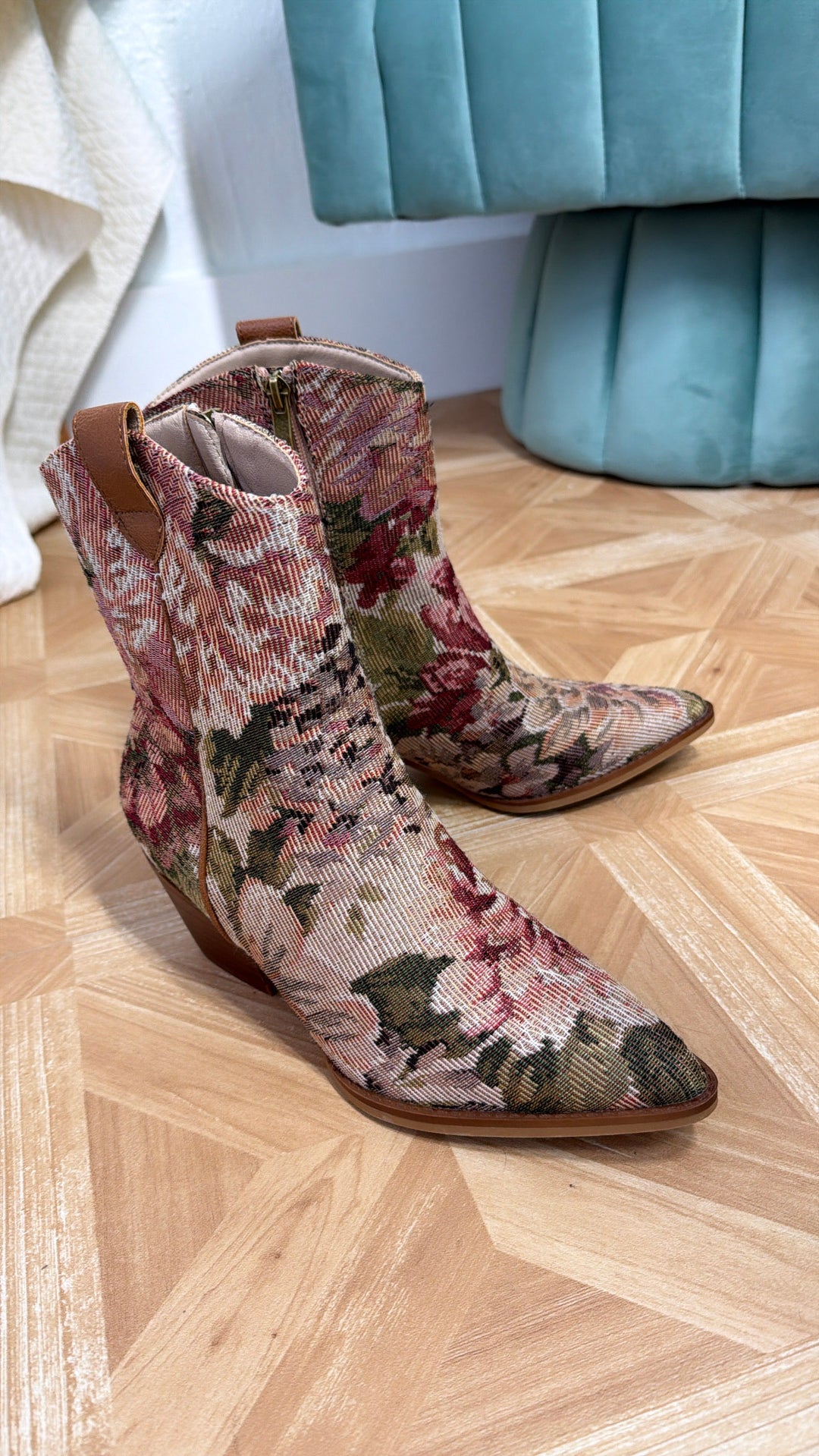 Dawes Tapestry Boots, Mauve