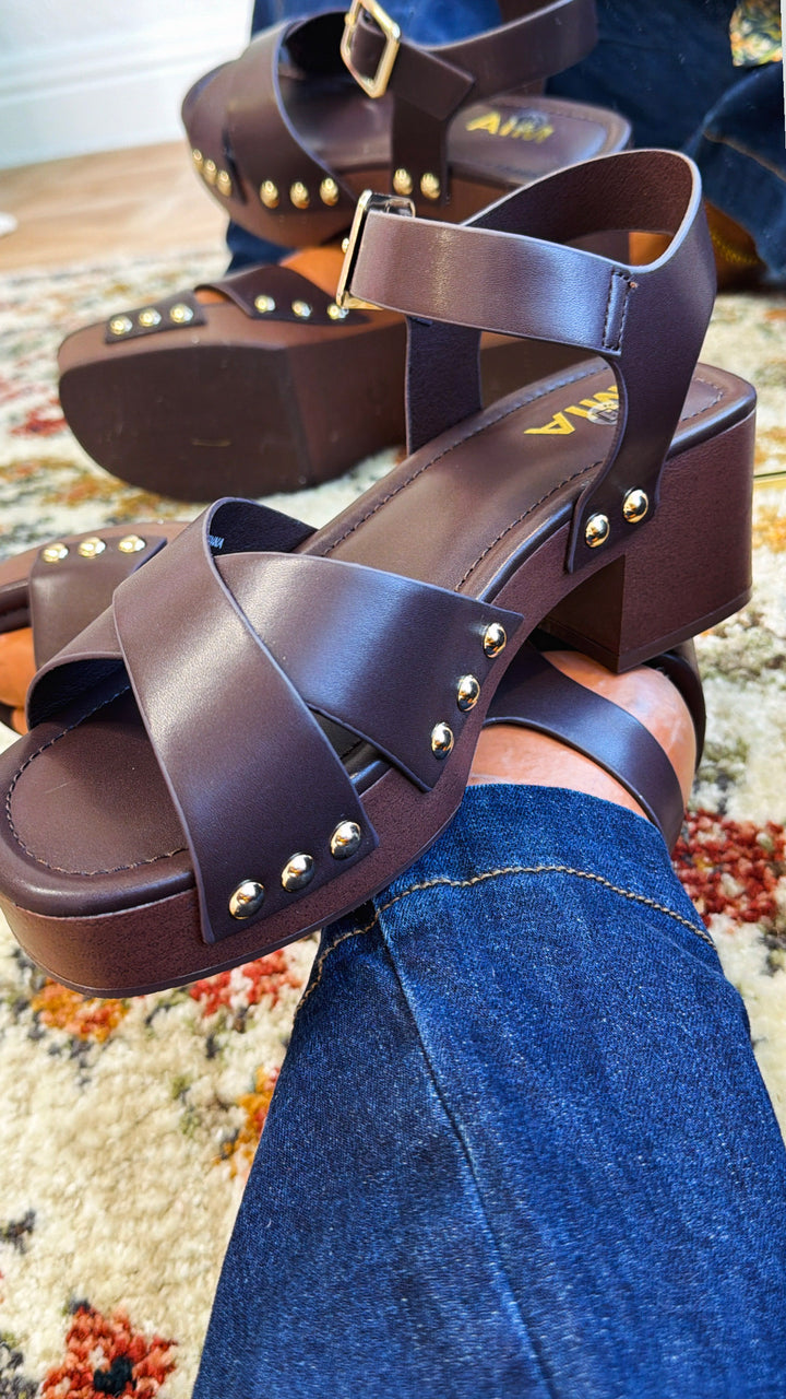 The Classic Stud Heel, Chocolate